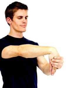 9 EXERCISES TO RELIEVE WRIST AND HAND PAIN CAUSED BY EXCESSIVE WORK wrist+extensor+stretch
